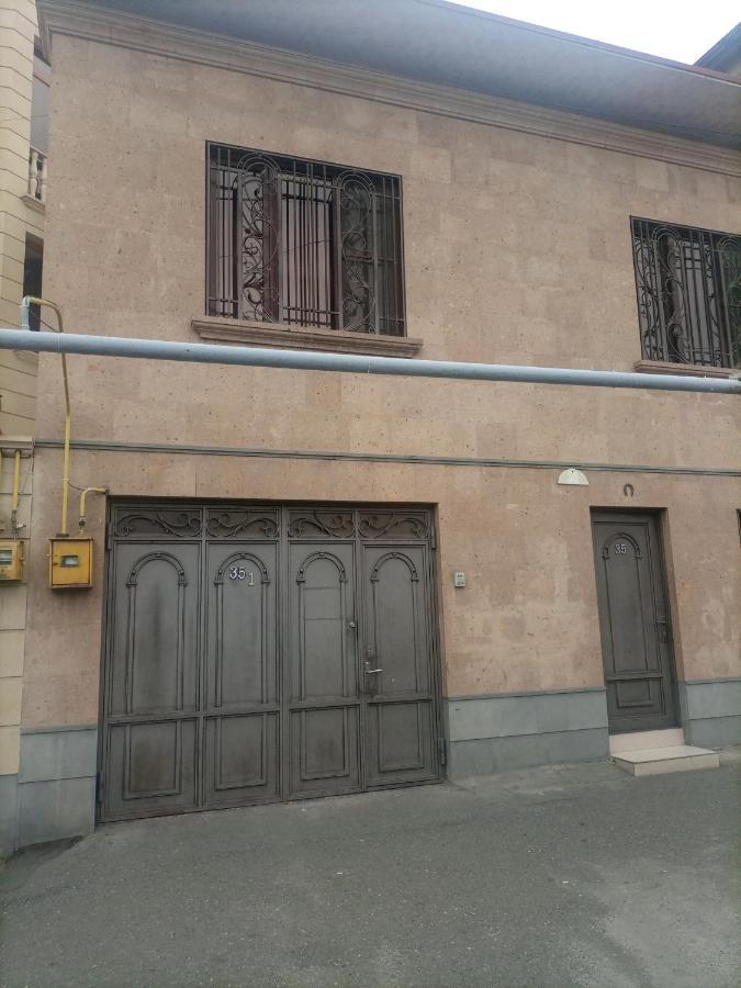 Hero Hostel Γιερεβάν Εξωτερικό φωτογραφία